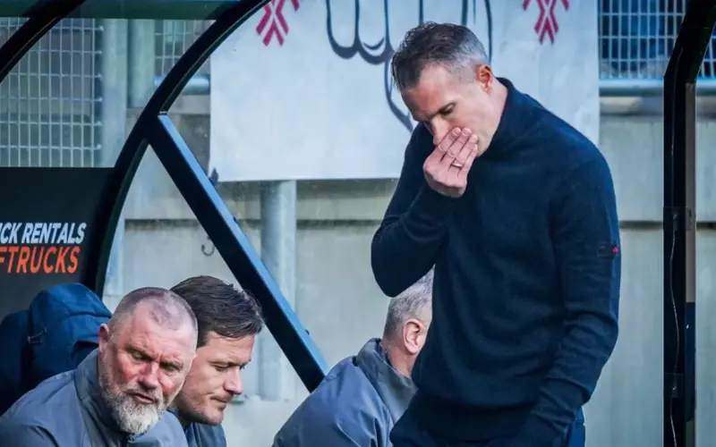 إذا كنت تلعب كرة القدم في هذه الأثناء لدى فينورد أو أياكس، فهذا ليس ممتعًا